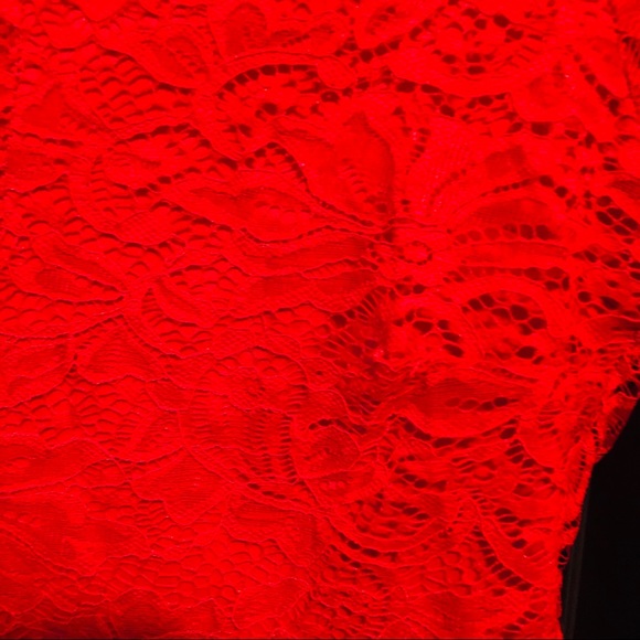 Full Lace Red Top - Picture 2 of 3